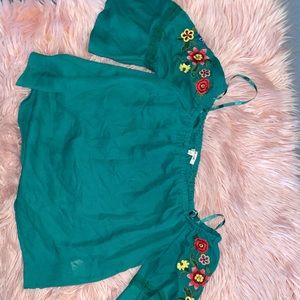 Off the shoulder flower ruffle shirt